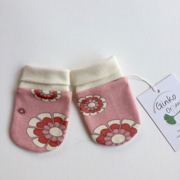 NWT Organic Cotton Baby hat and no-scratch mittens Set, 0-3 months - Picture 3 of 5